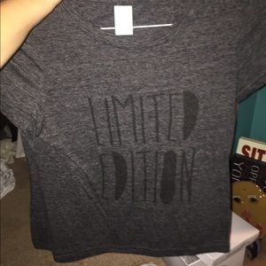 Short sleeve tee